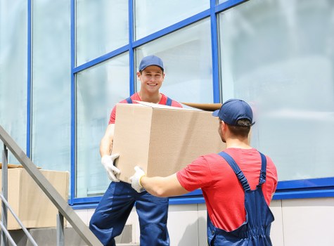 Professional flat relocation support for homes near Parsons Green